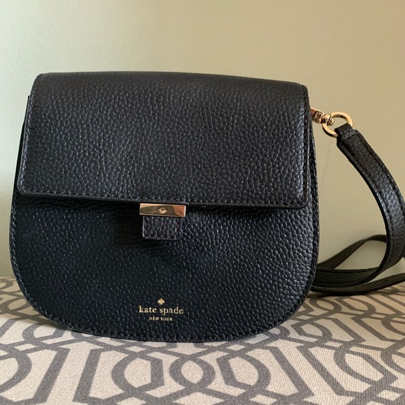 kate spade Handbags - Kate Spade Purse (small, black, crossbody)